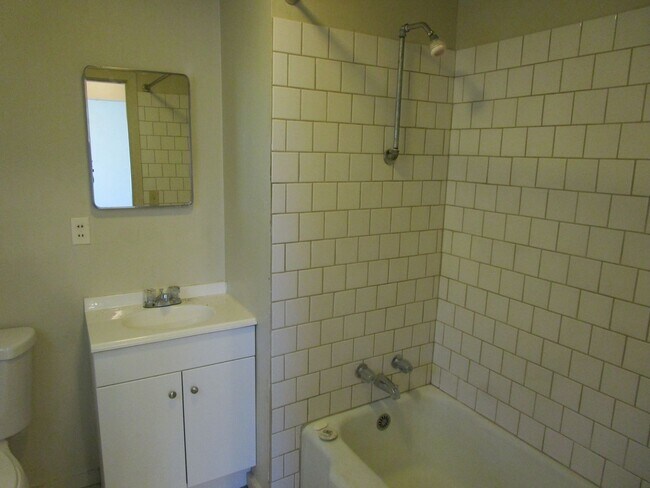Building Photo - 0352