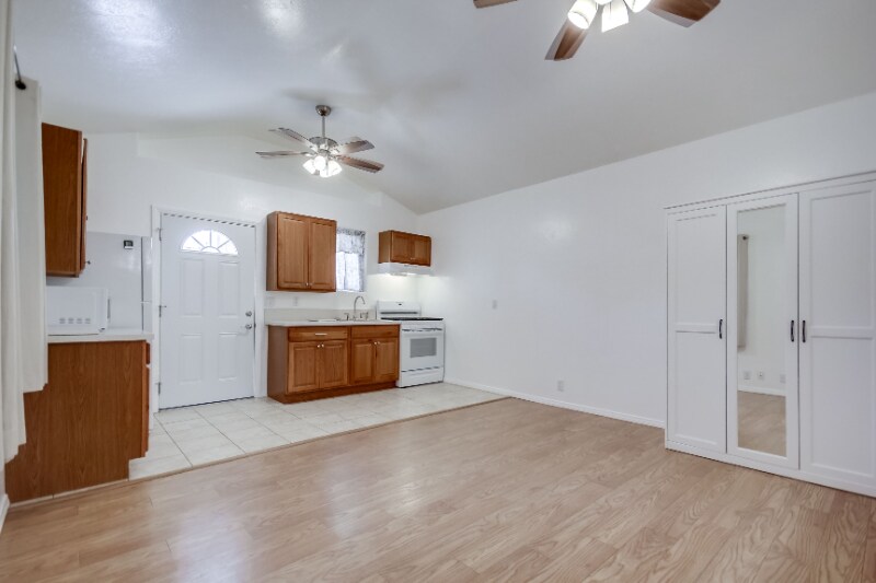 Building Photo - 9177 Creekford Dr