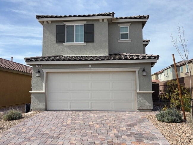 Building Photo - Beautiful two-story home with a bright open floor plan and modern finishes throughout. The spacio...