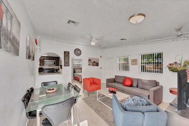 Building Photo - 1510 S 20th Ave