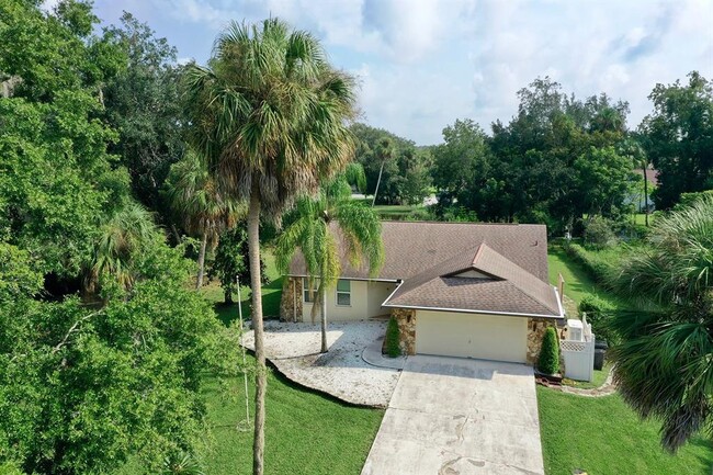 Building Photo - 11805 W Fisherman Ln