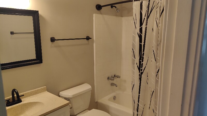 Building Photo - 3400 Cricketeer Dr