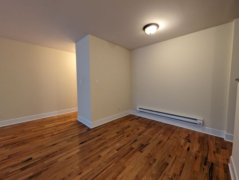 Building Photo - 555 W Arlington Pl