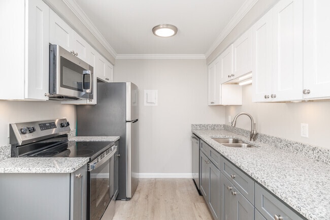 Interior Photo - Belmont