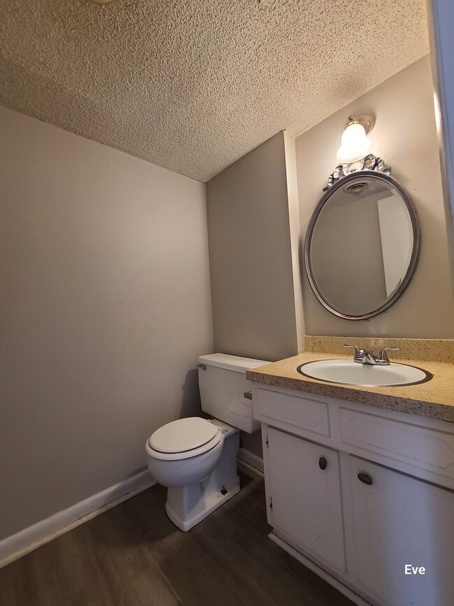 Building Photo - 5510 Country Dr