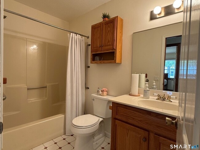 Building Photo - 14 Daniel Dr