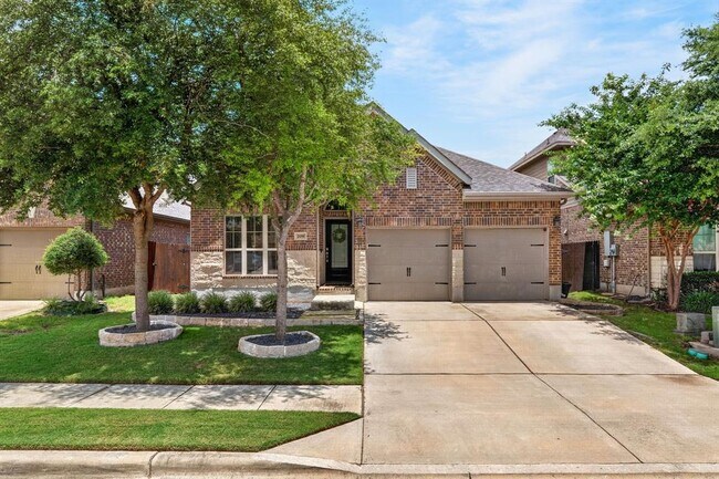 Building Photo - 209 Lacey Oak Lp