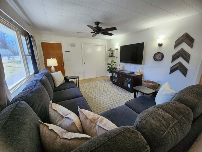 Building Photo - Unit 63