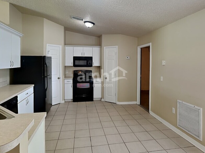 Building Photo - 224 Sawyerwood Pl