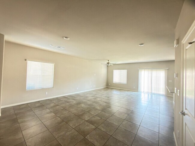 Building Photo - 1180 Pitaya Ct