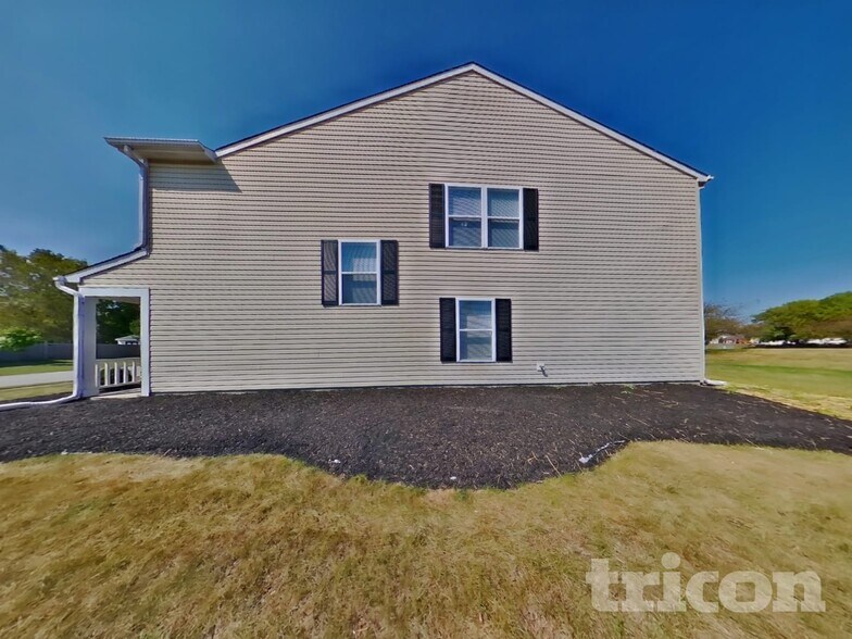 Building Photo - 1003 Pine Ridge Way