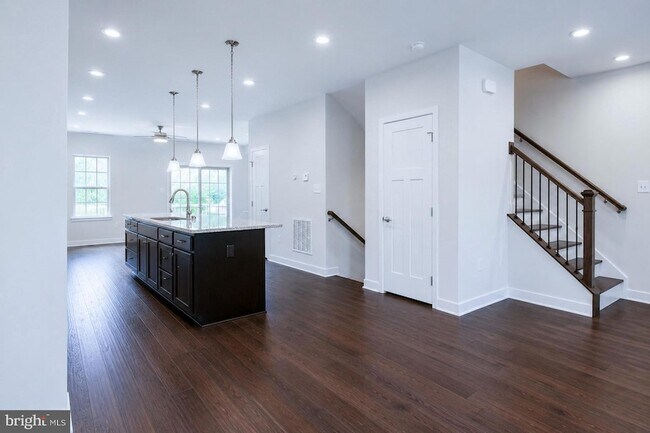 Building Photo - 8032 Spring Arbor Dr