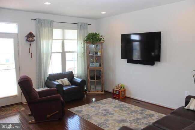 Building Photo - 42181 Castle Ridge Square