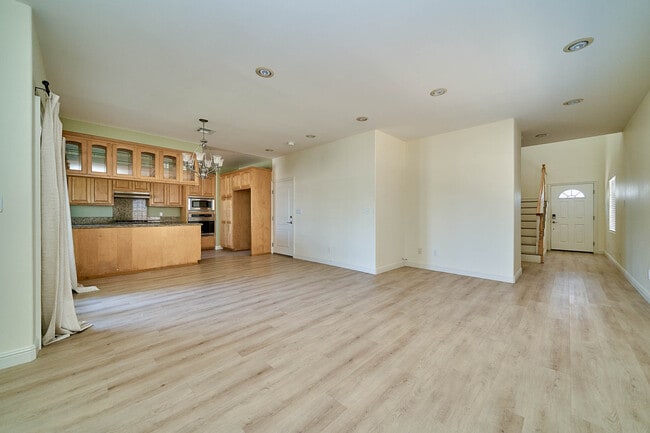 Building Photo - 2108 Santa Fe Ave