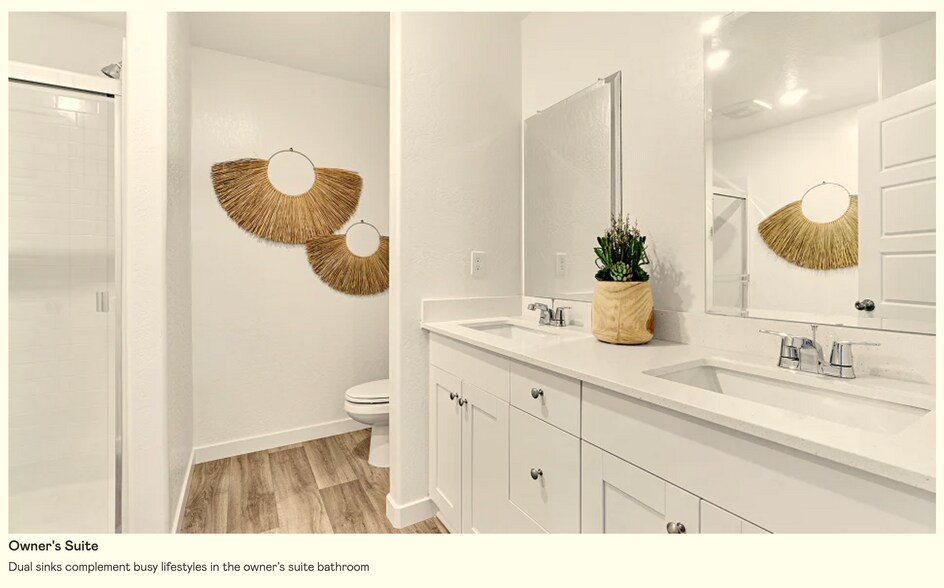 Building Photo - 4457 Buckingham Ave