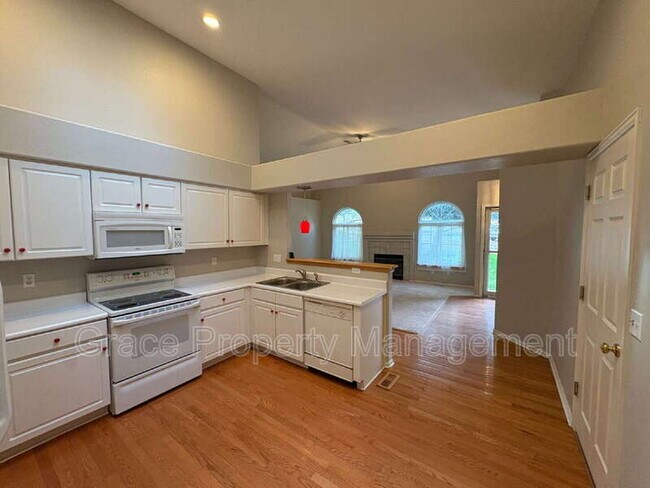 Building Photo - 8340 S Upham Way