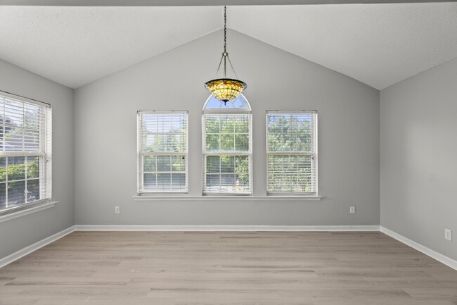 Building Photo - 2113 Sanderling Dr