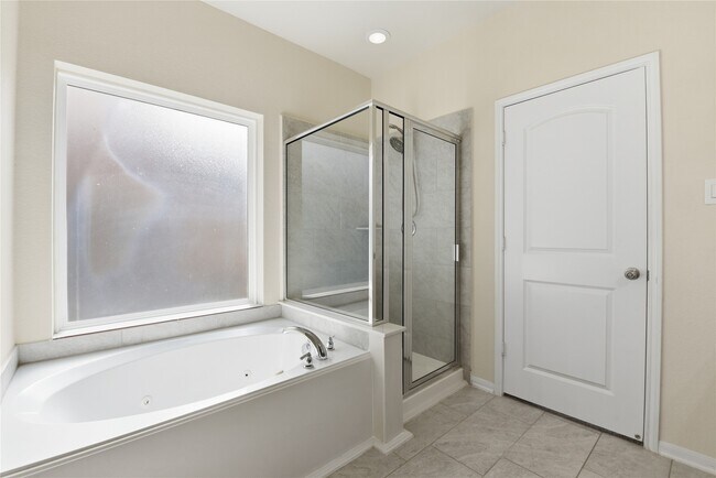 Building Photo - 5102 Brookshire Pass Dr