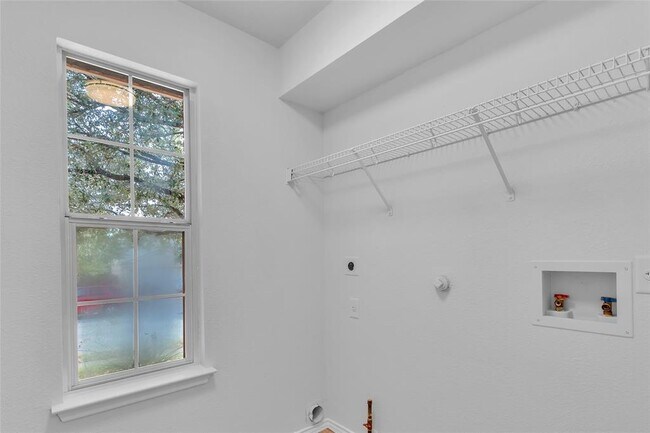 Building Photo - 1012 Traci Michelle Dr