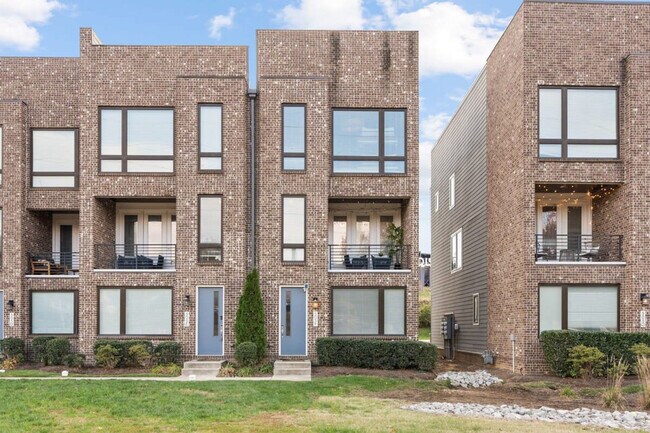 Building Photo - 505 Wedgewood Ave