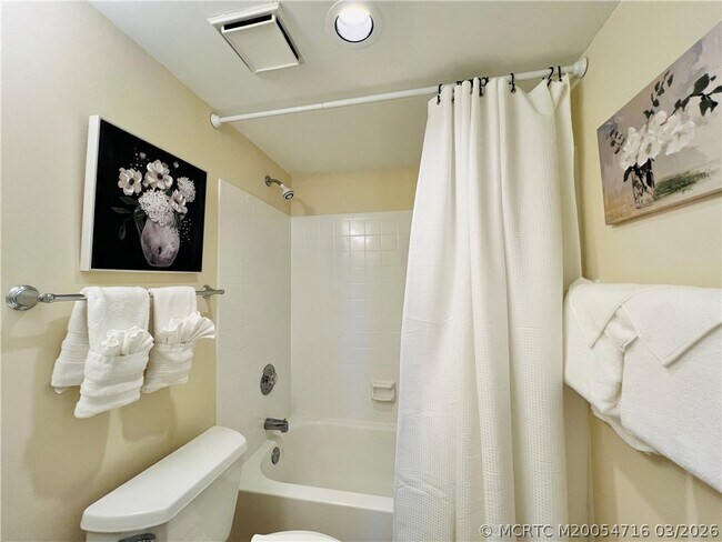 Building Photo - 10044 S Ocean Dr
