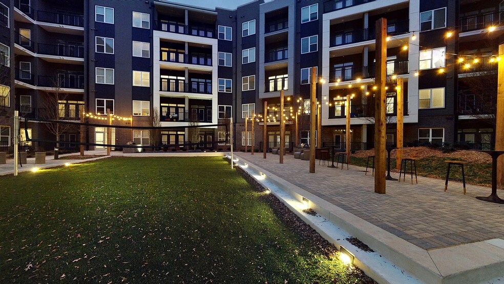 Building Photo - 2550 Blackmon Dr