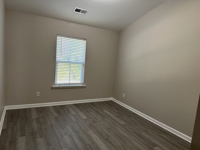 Building Photo - 48 Bellasera Wy