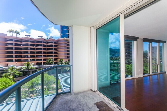 Building Photo - Allure Waikiki - 2 bedroom, 2 bath with 1 ...