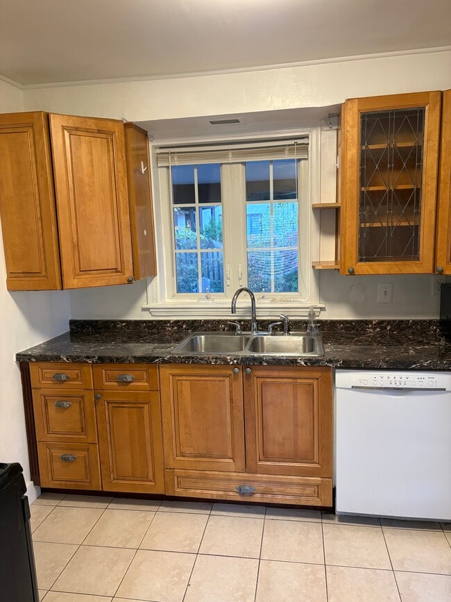 Building Photo - 22 Kentbury Way