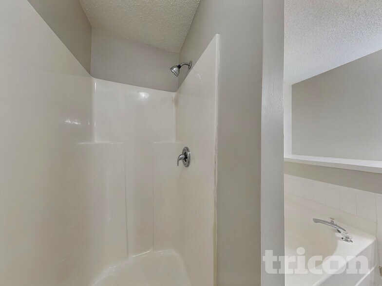 Building Photo - 10162 Commons Way