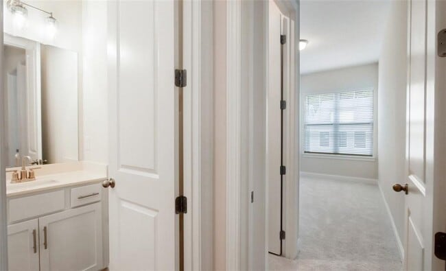 Building Photo - 726 Stickley Oak Way