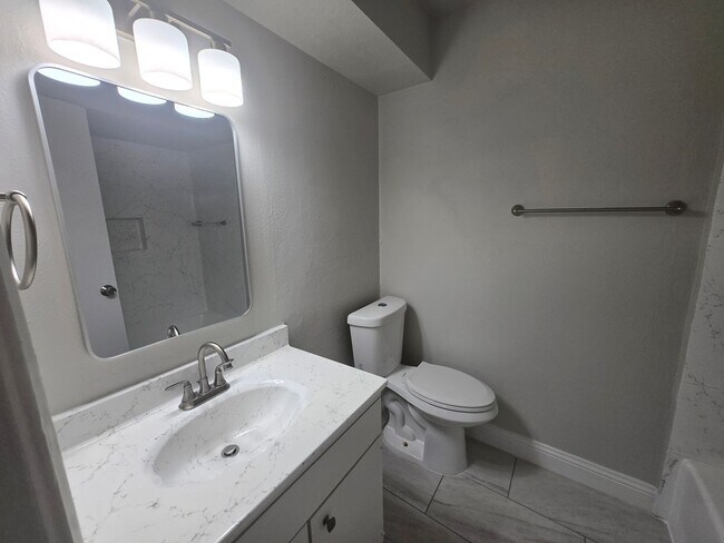 Building Photo - 13441 Blossomheath Ln
