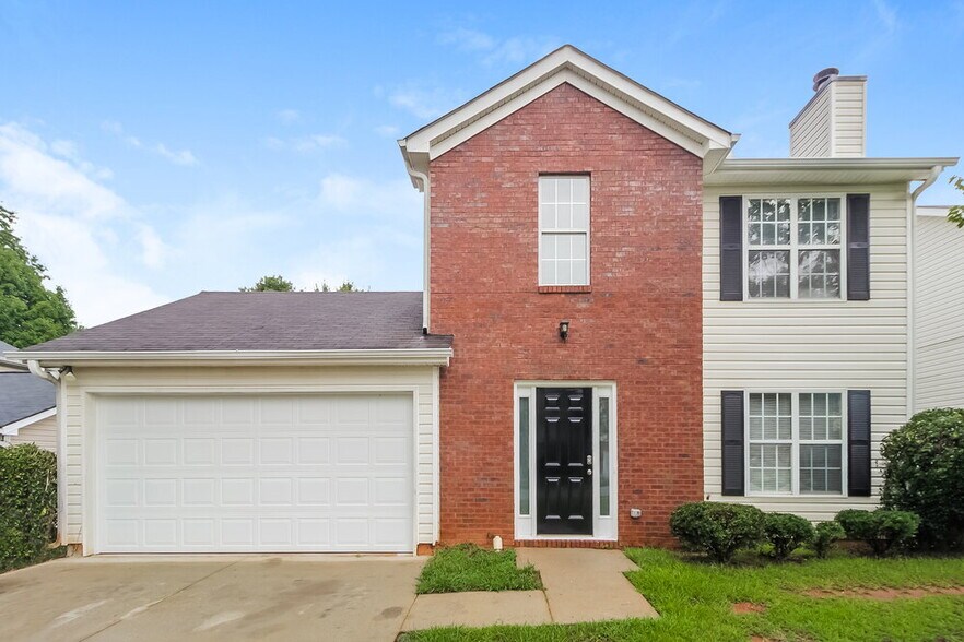 Primary Photo - 2028 Oak Terrace Dr SE