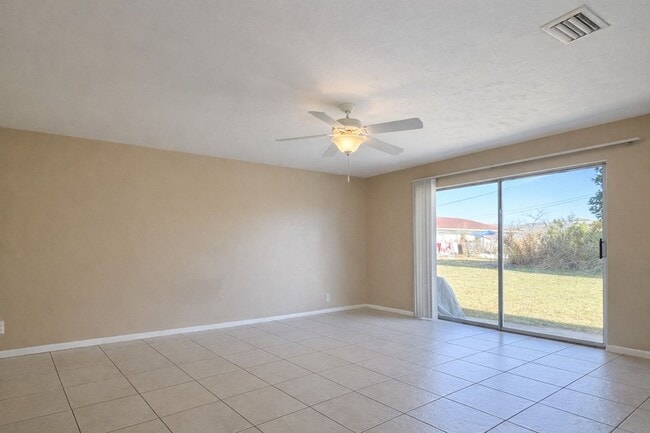 Building Photo - 105/107 SE 2ND AVE