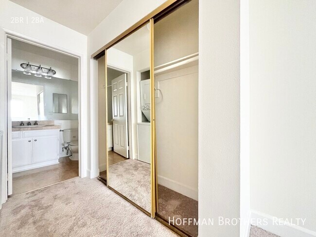 Building Photo - 7045 Woodley Ave