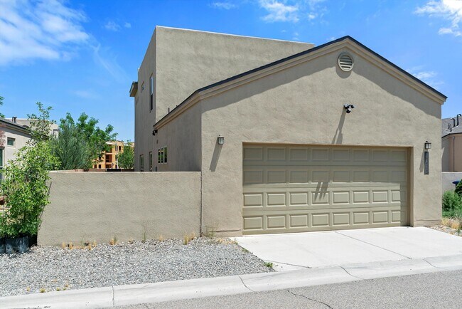 Building Photo - 2316 Penn Ave SE