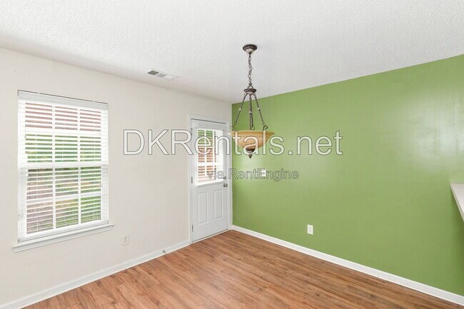 Building Photo - 463 Thistle Cove