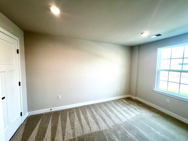 Building Photo - 32 Indian Field Ln