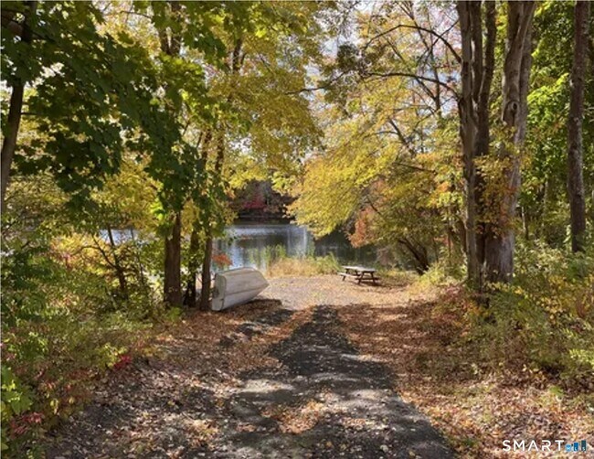 Building Photo - 144 Pond Cir