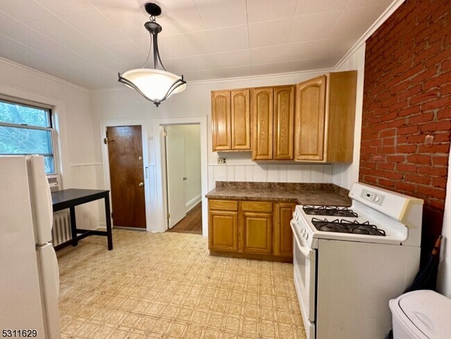 Building Photo - 4 Swaine Pl