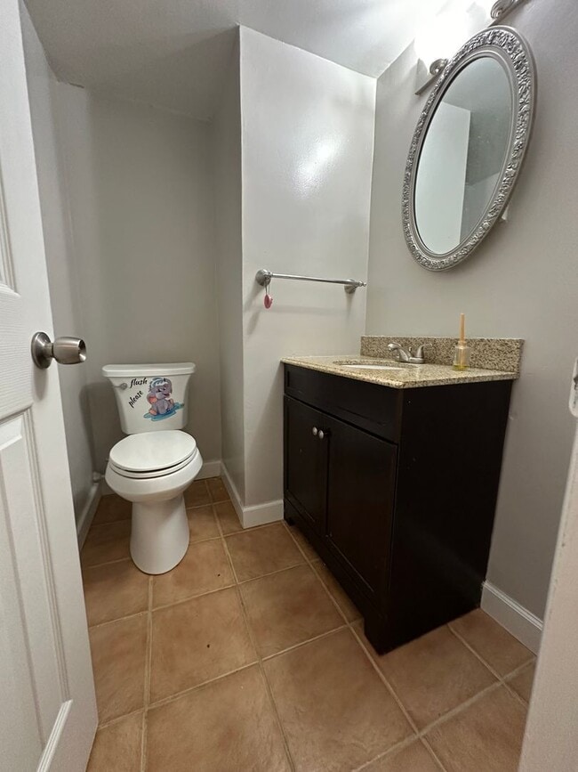 Building Photo - Pembroke Manor-4 bedroom 2.5 bath Single f...