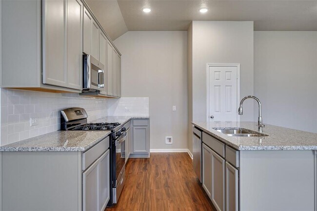 Building Photo - 1026 Tomball Downs Dr