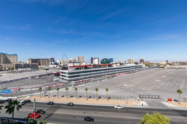 Building Photo - 205 E Harmon Ave