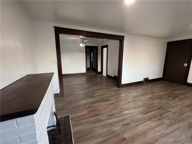 Building Photo - 141 Hawthorne Ave