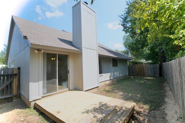 Building Photo - 9803 Meadowheath Dr