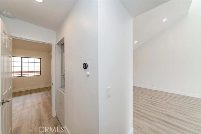 Building Photo - 941 W Carson St