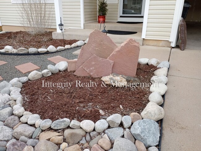 Building Photo - 7402 Eagle Rock Dr