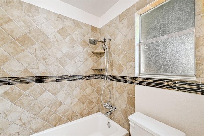 Building Photo - 9403 Longvale Dr
