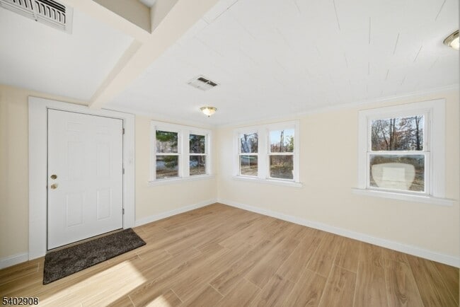 Building Photo - 75 Lakeview Terrace