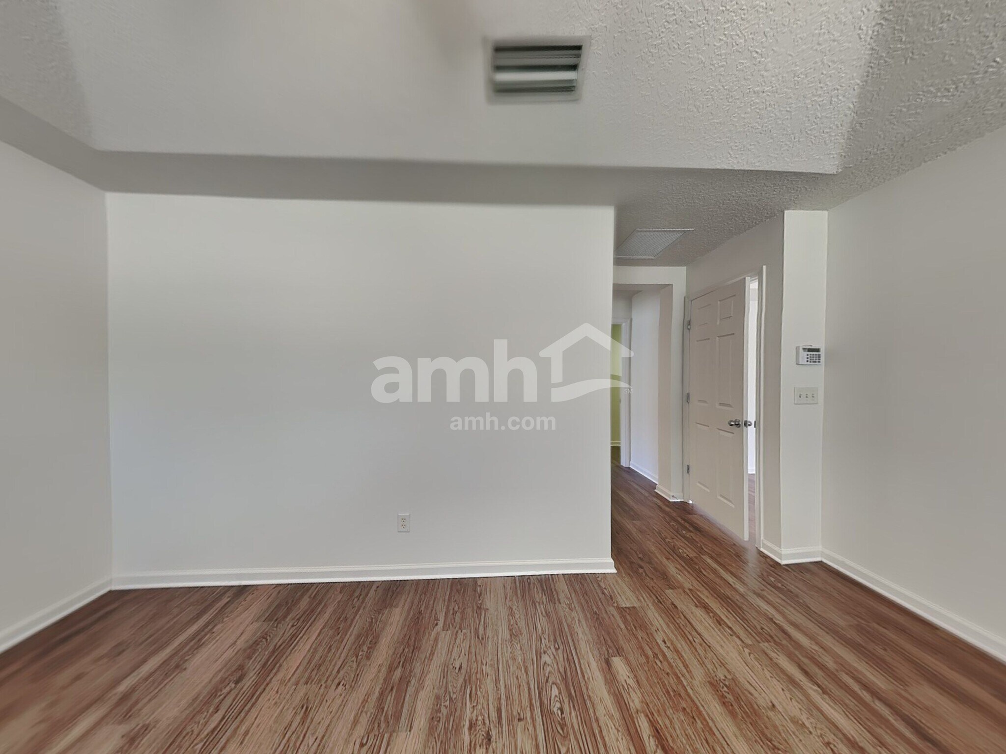 Building Photo - 76227 Deerwood Dr